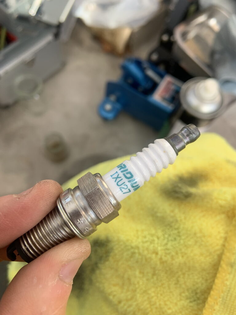 DENSO IXU27 スパークプラグ