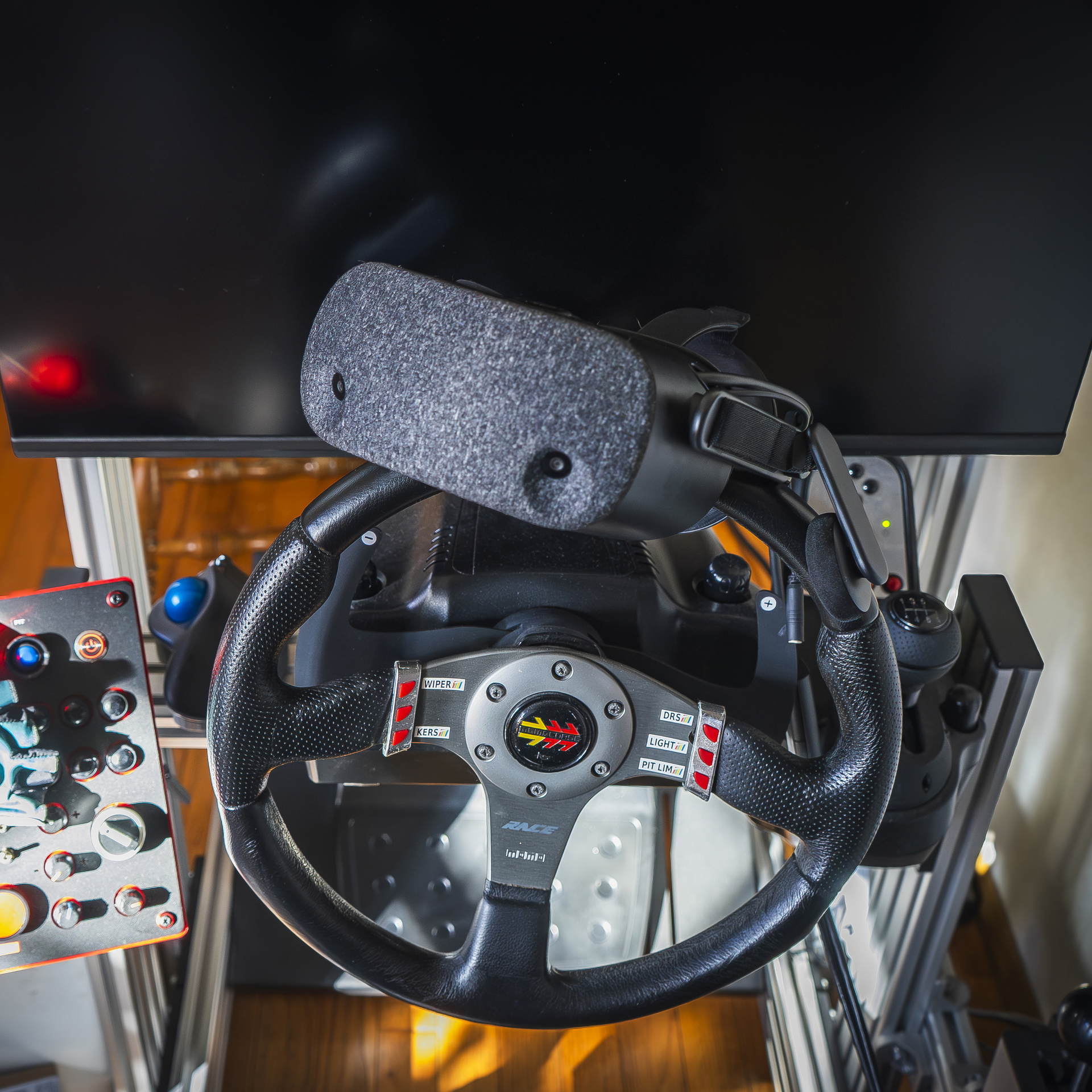 HMDとレースシム